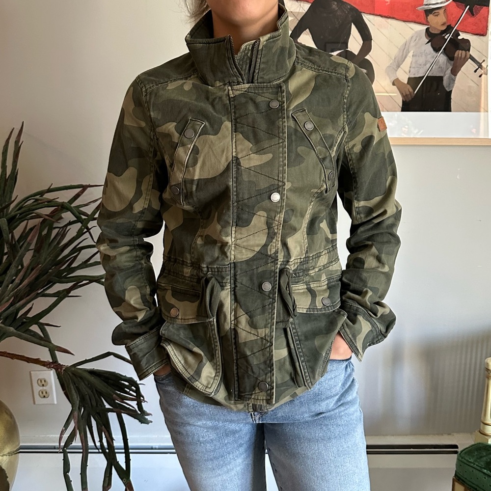Hollister camo jacket with waist cinch